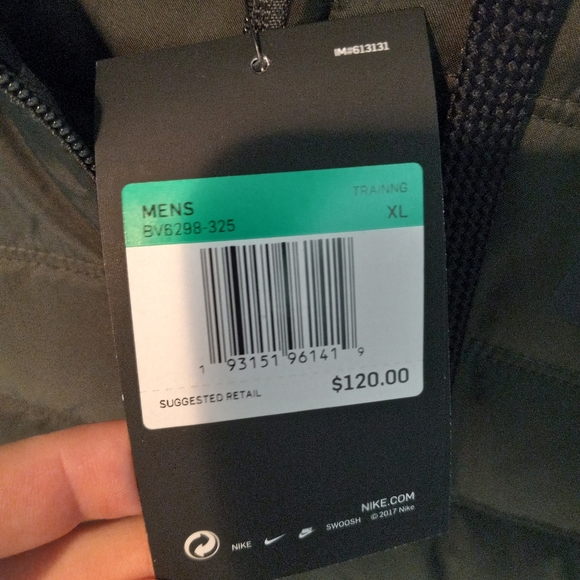 Nike jacket - Picture 3 of 3